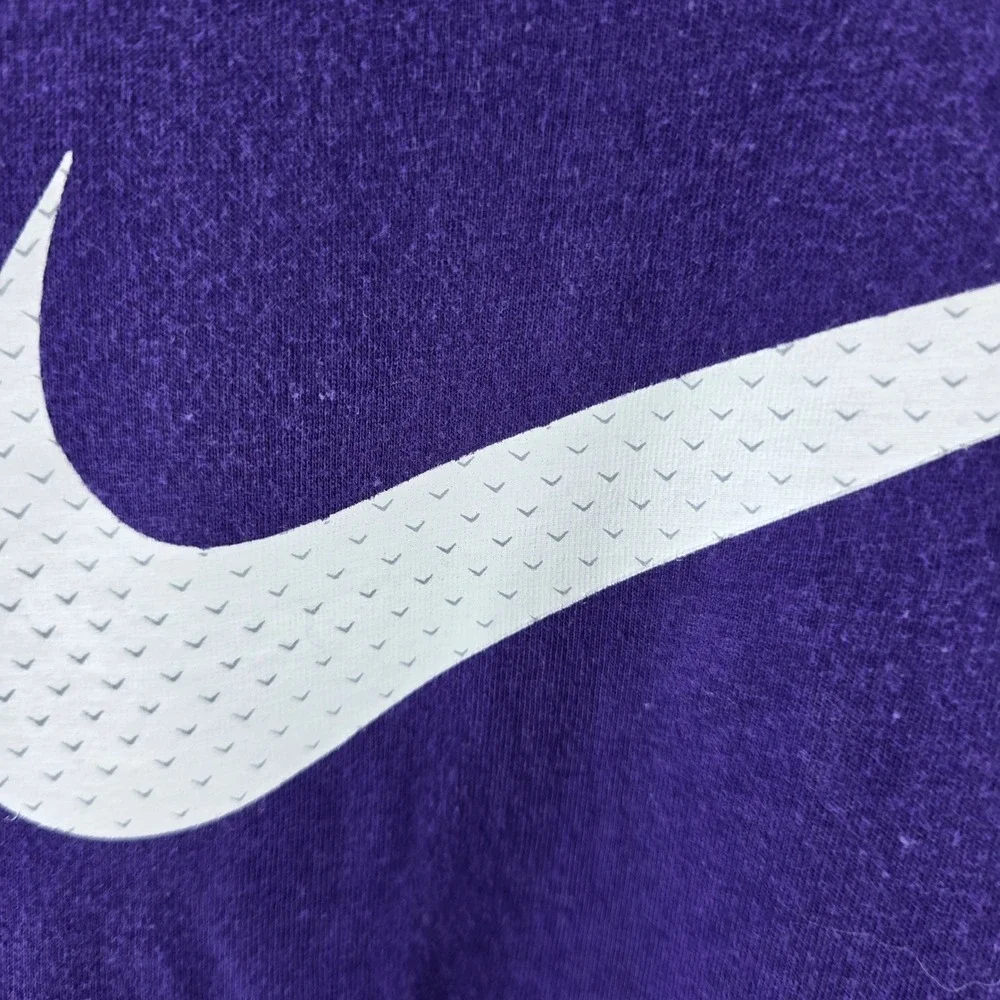 Nike Long Sleeve T-Shirt Mens Graphic Swoosh Logo Purple Small NWT